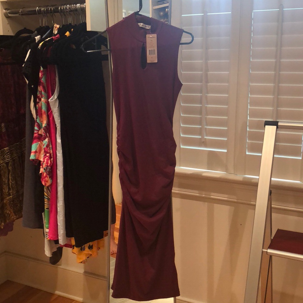 Michael Stars – Ruched Mock Neck Dress
GARNET  XS - Picture 3 of 3